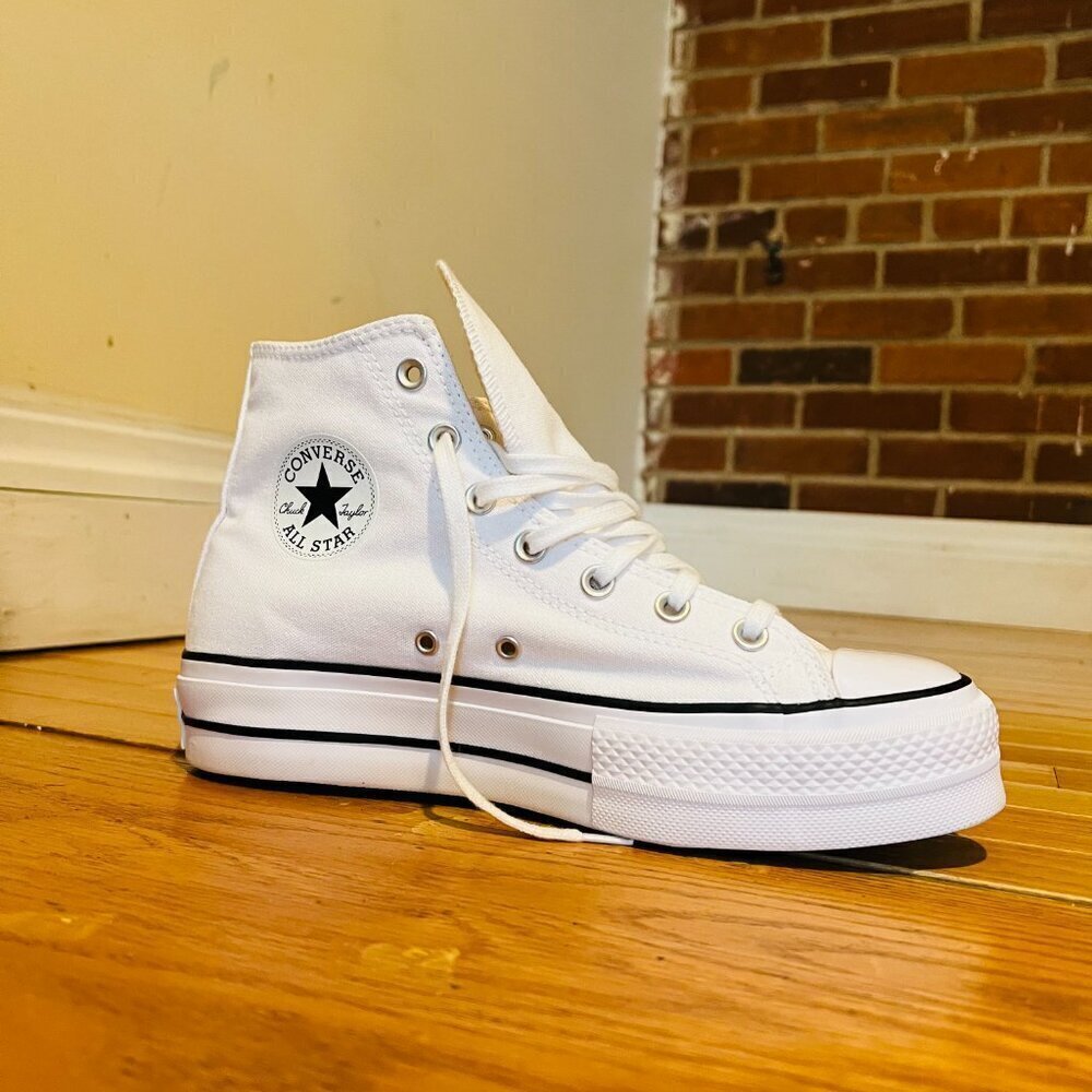 NEW Converse Chuck Taylor All Star Lift Women’s Platform Sneaker - Picture 3 of 16